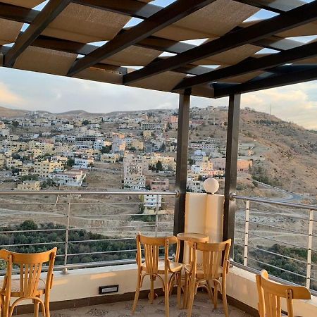Shaqilath Hotel Wadi Musa Extérieur photo