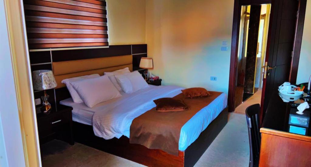 Shaqilath Hotel Wadi Musa Extérieur photo