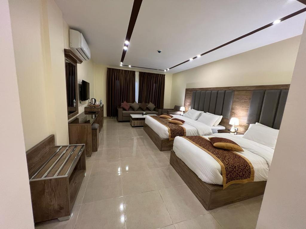 Shaqilath Hotel Wadi Musa Extérieur photo