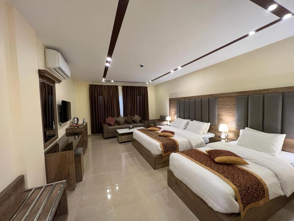 Shaqilath Hotel Wadi Musa Extérieur photo