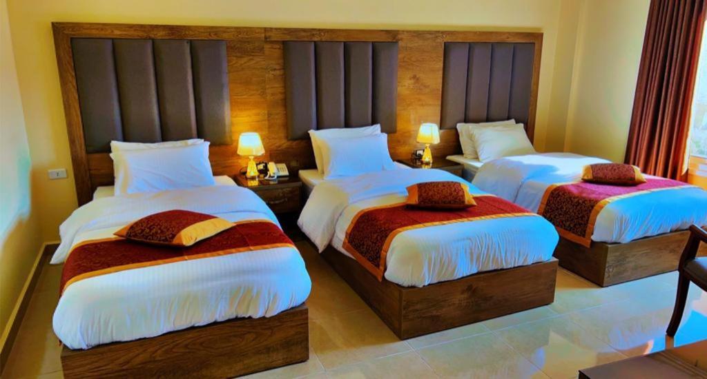 Shaqilath Hotel Wadi Musa Extérieur photo