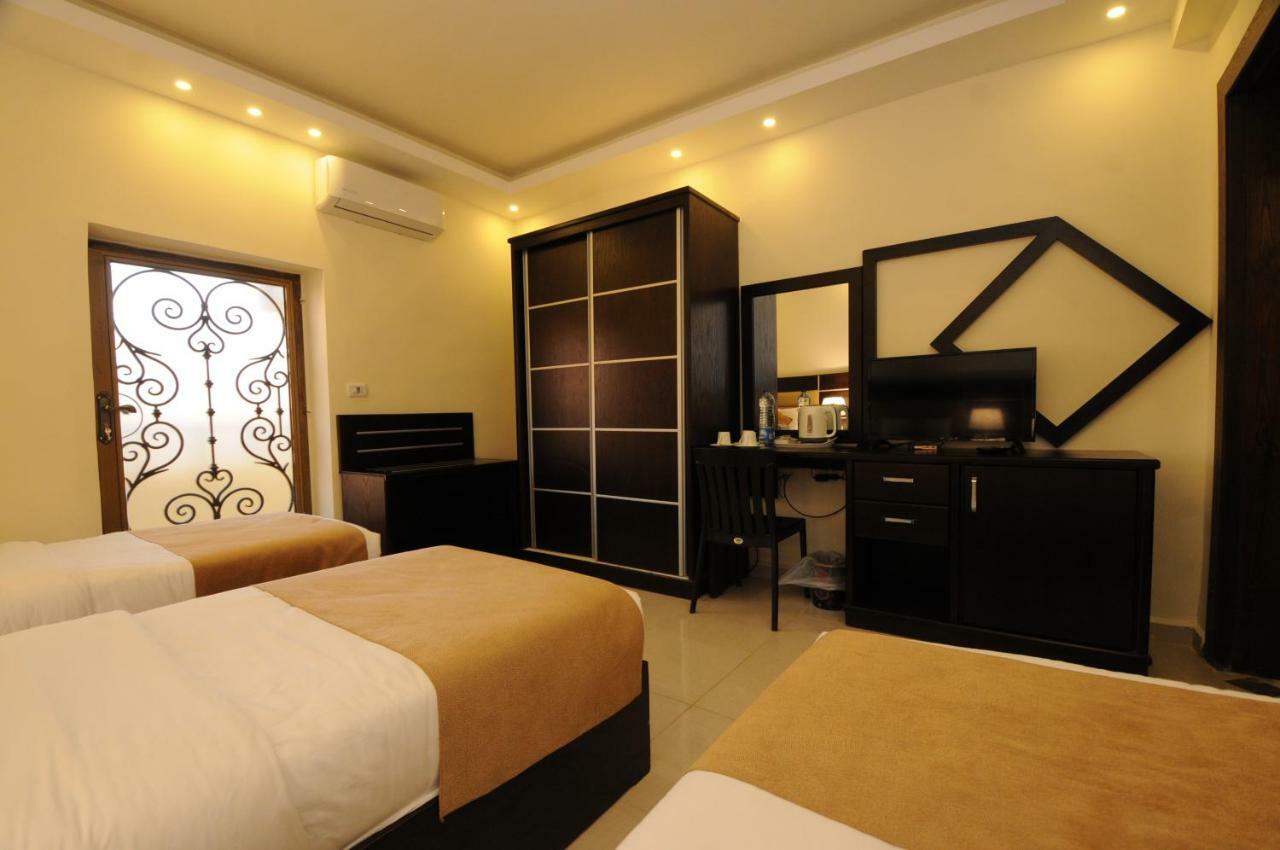 Shaqilath Hotel Wadi Musa Extérieur photo