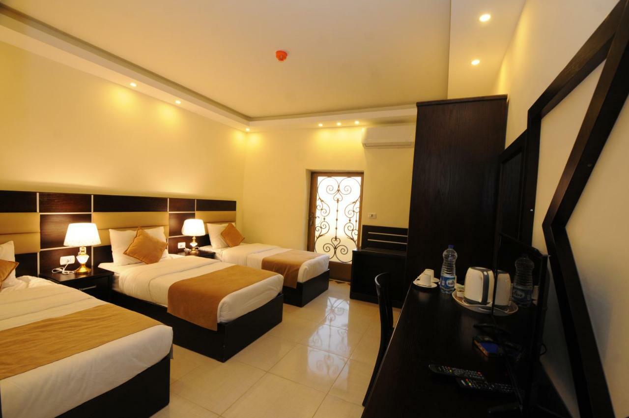Shaqilath Hotel Wadi Musa Extérieur photo