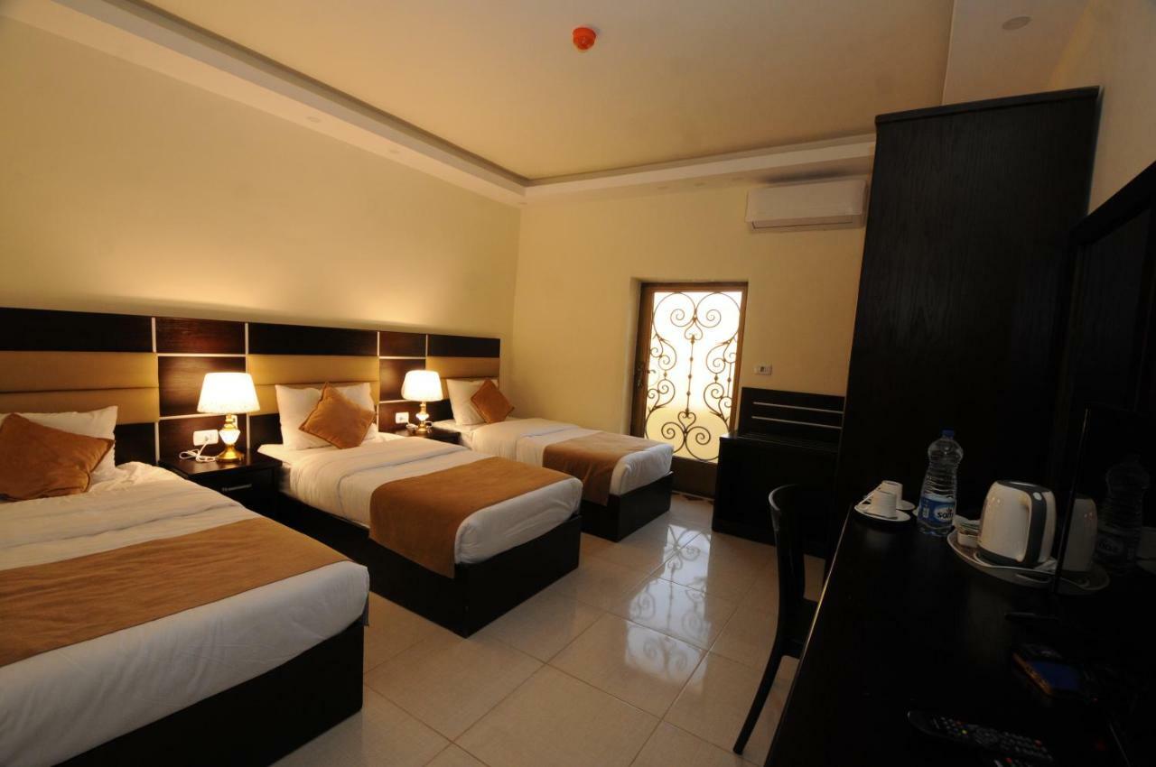 Shaqilath Hotel Wadi Musa Extérieur photo