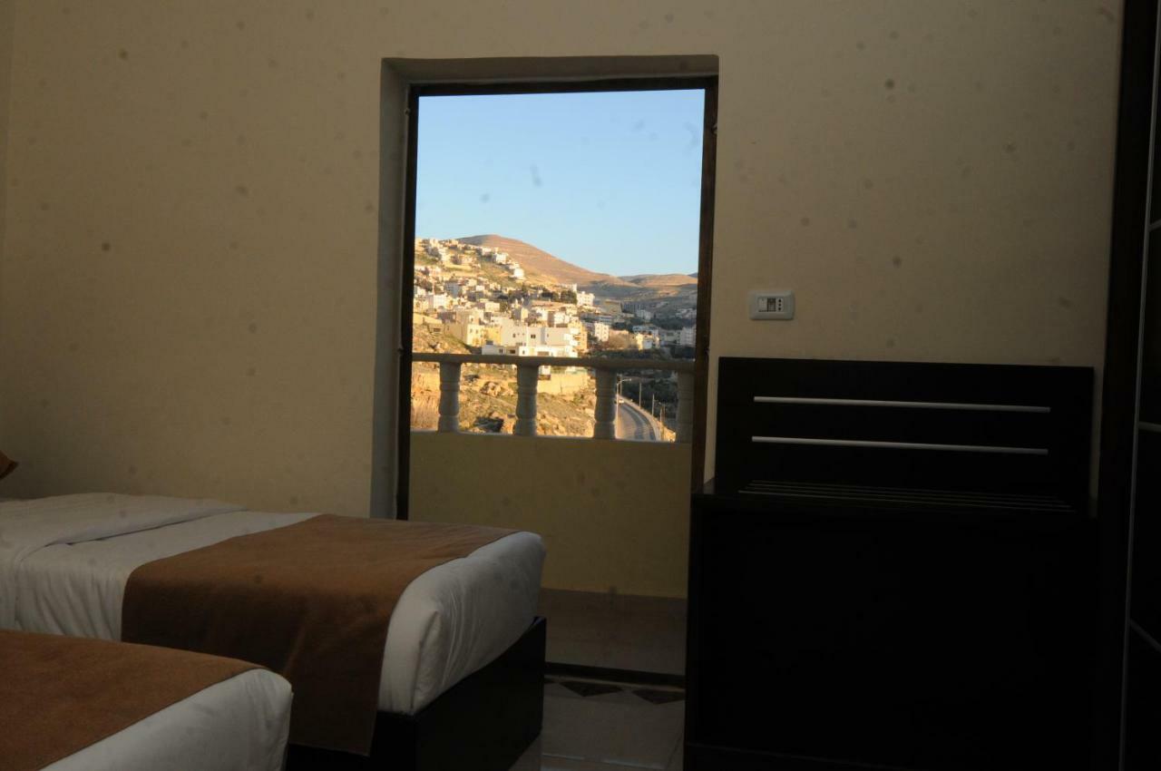 Shaqilath Hotel Wadi Musa Extérieur photo