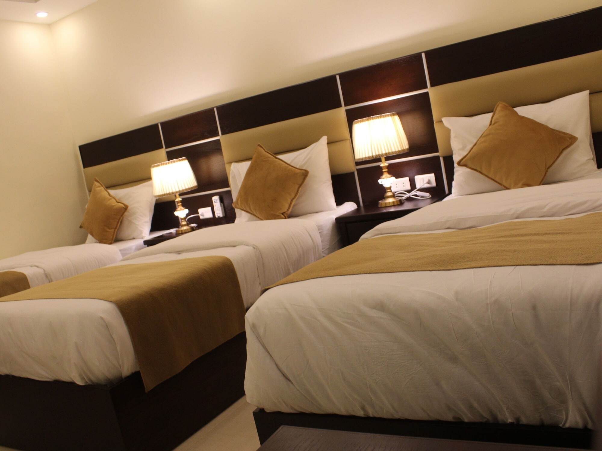 Shaqilath Hotel Wadi Musa Extérieur photo