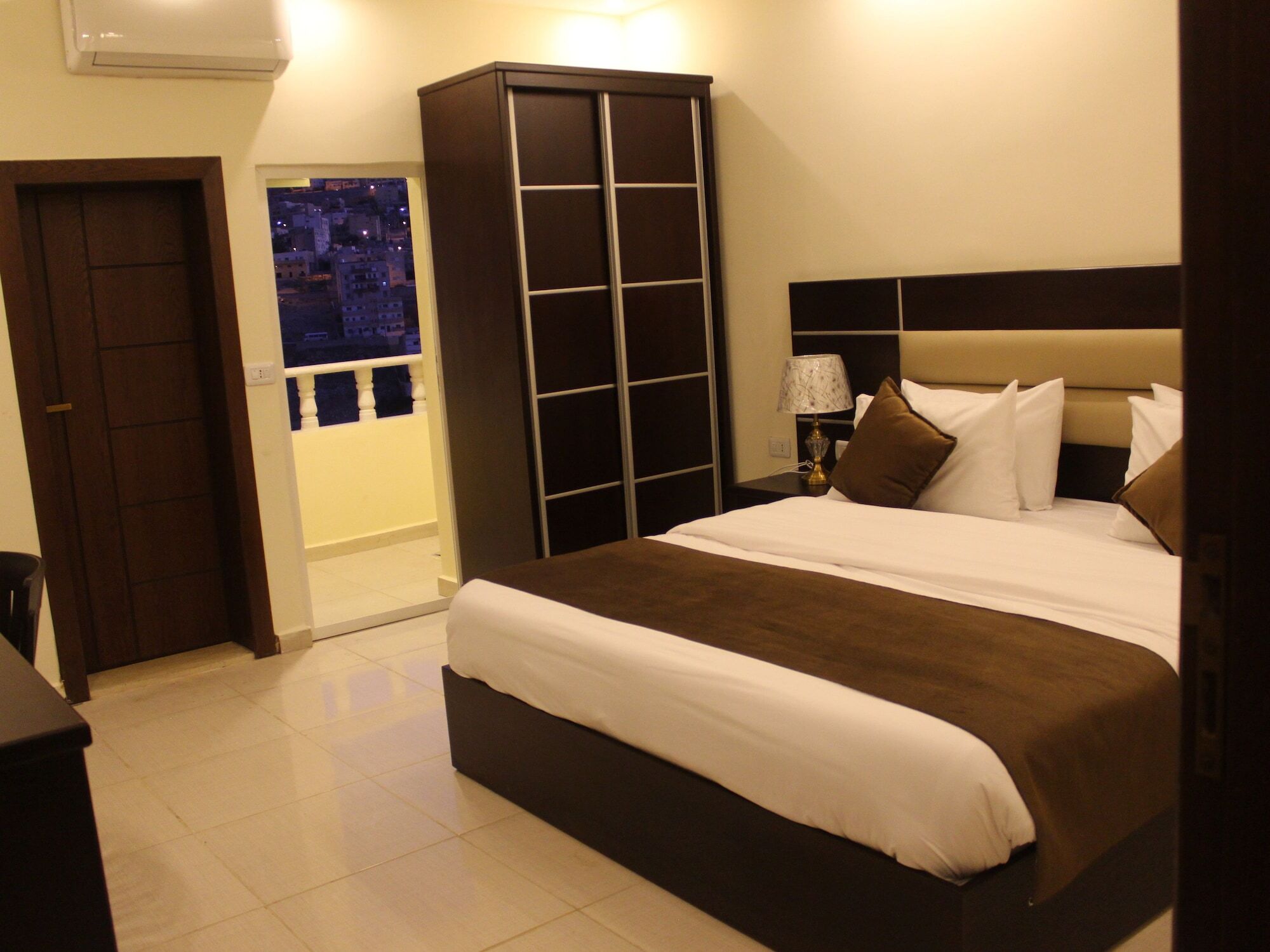 Shaqilath Hotel Wadi Musa Extérieur photo